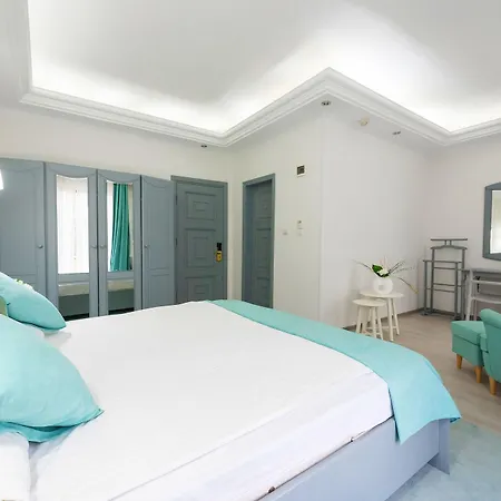 Relax Comfort Hotell 3*
